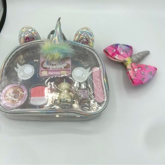 Unicorn Magic Cosmetic Bag Set with Matching Unicorn Bow - Picture 1 of 13